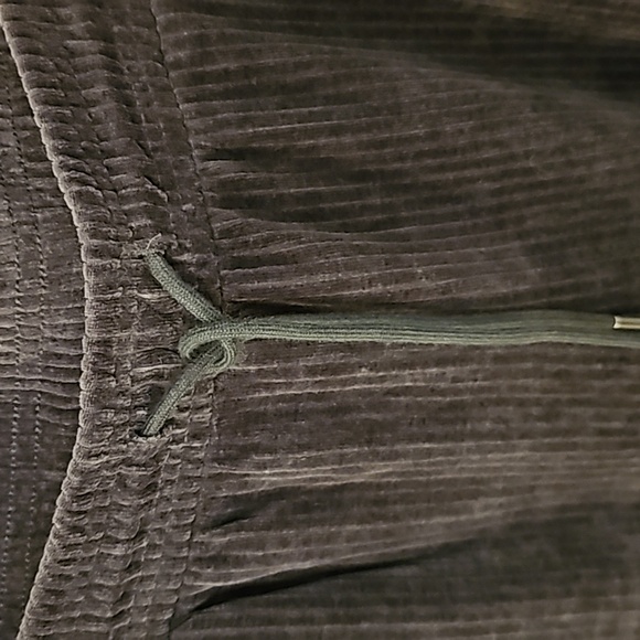 Ugg - Picture 8 of 9